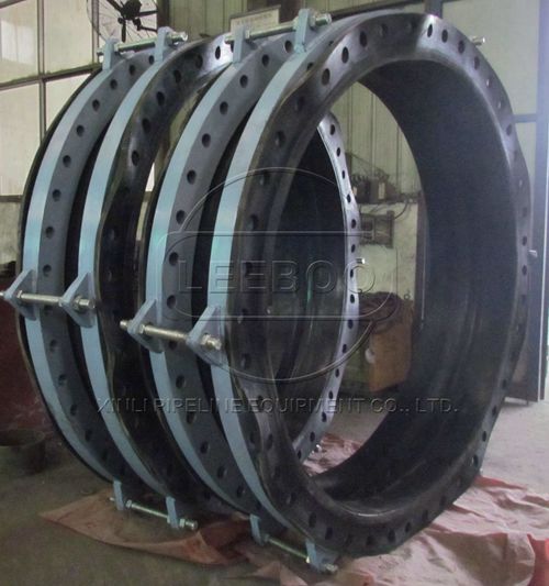 在選購(gòu)<a href=http://www.xinligd.com target=_blank class=infotextkey>橡膠接頭</a>方面的技巧