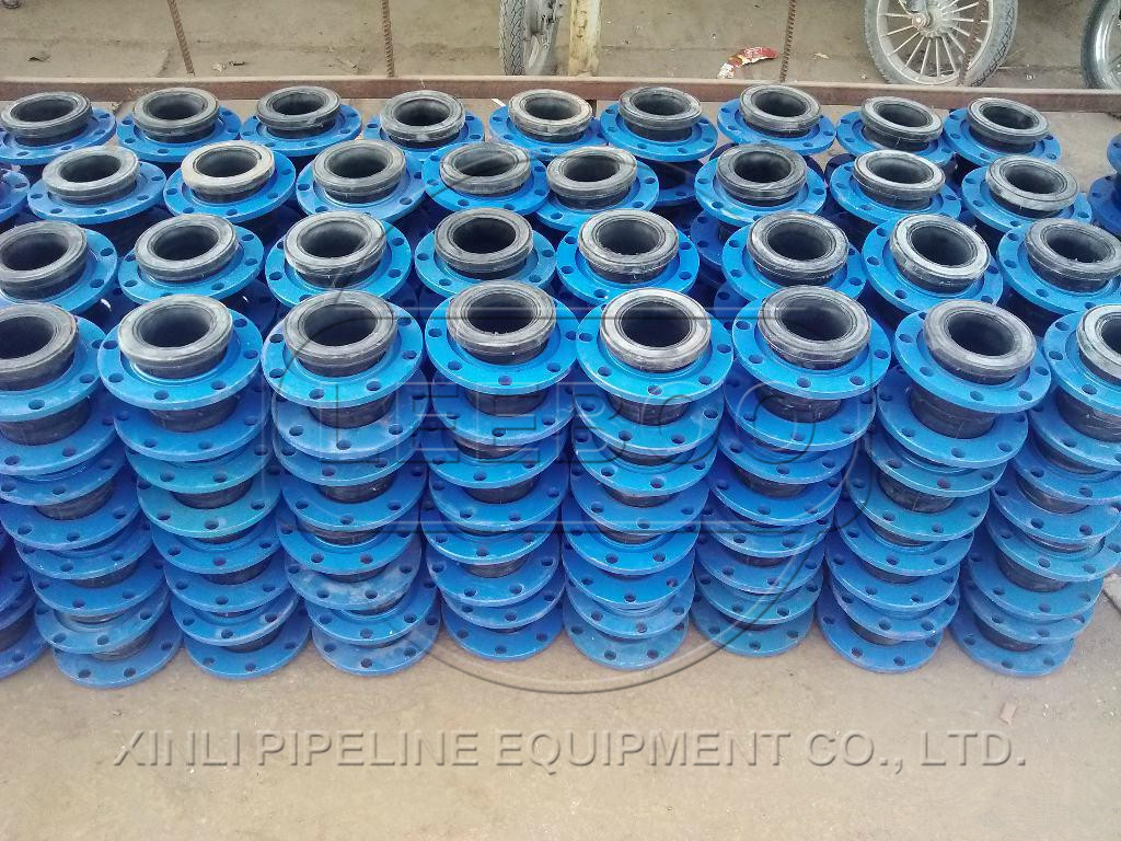 香港九龍紅磡耐高溫<a href=http://www.xinligd.com target=_blank class=infotextkey>橡膠接頭</a>鑫利配貨車(chē)間